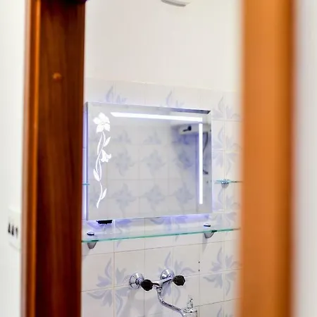 House & Palaca * Donji Zemunik