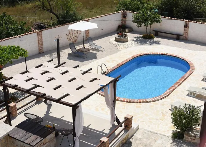 Ferienhaus House & Palaca Donji Zemunik