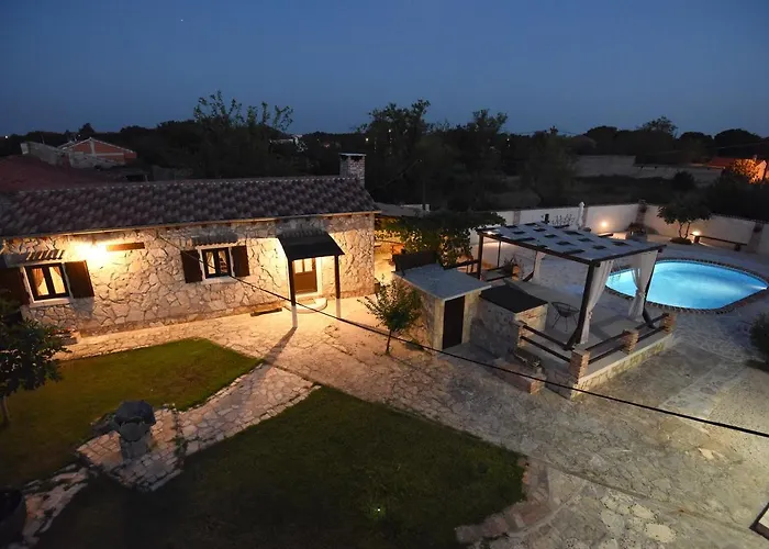 House & Palaca *