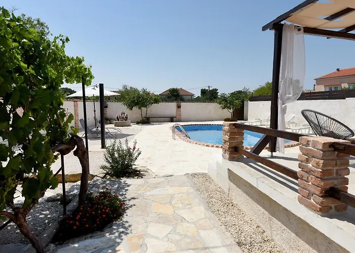 House & Palaca * Donji Zemunik