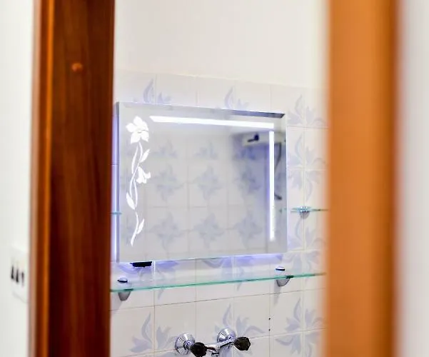 House & Palaca * Donji Zemunik