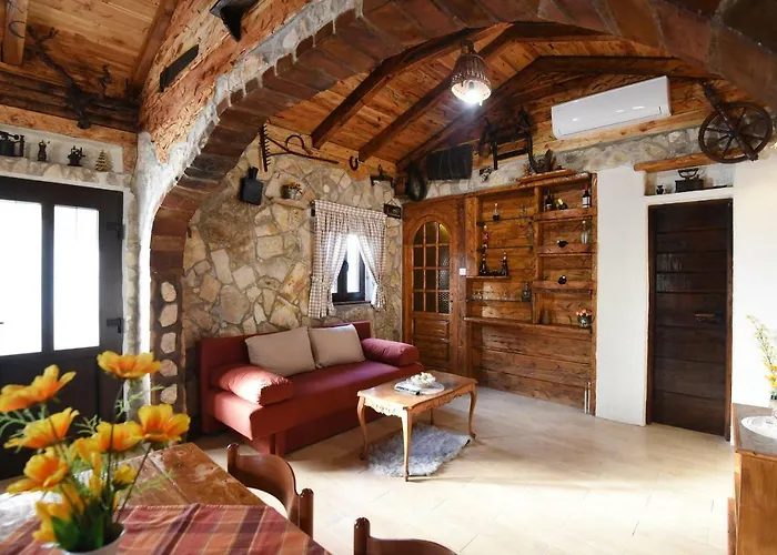 Ferienhaus House & Palaca *