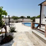 House & Palaca * Donji Zemunik