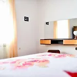 Dom wakacyjny House & Palaca Donji Zemunik
