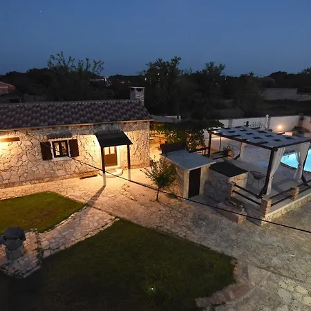 House & Palaca *