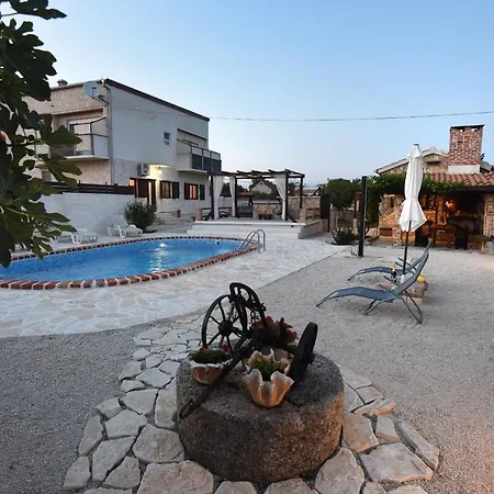 Dom wakacyjny House & Palaca *