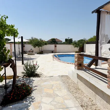 House & Palaca * Donji Zemunik