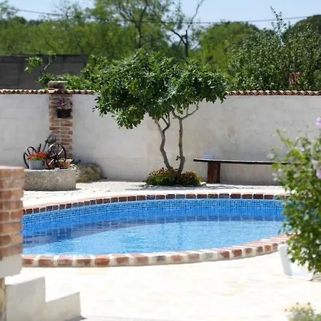 House & Palaca Donji Zemunik