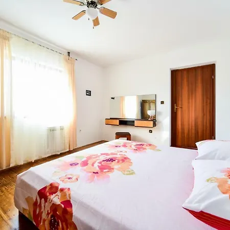 Dom wakacyjny House & Palaca Donji Zemunik