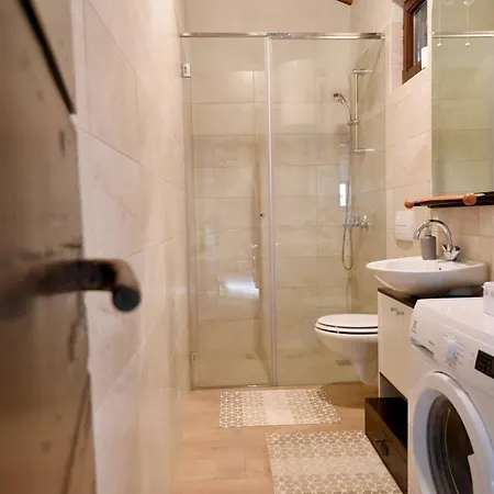 House & Palaca * Donji Zemunik