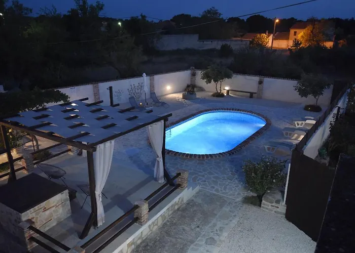 House & Palaca *